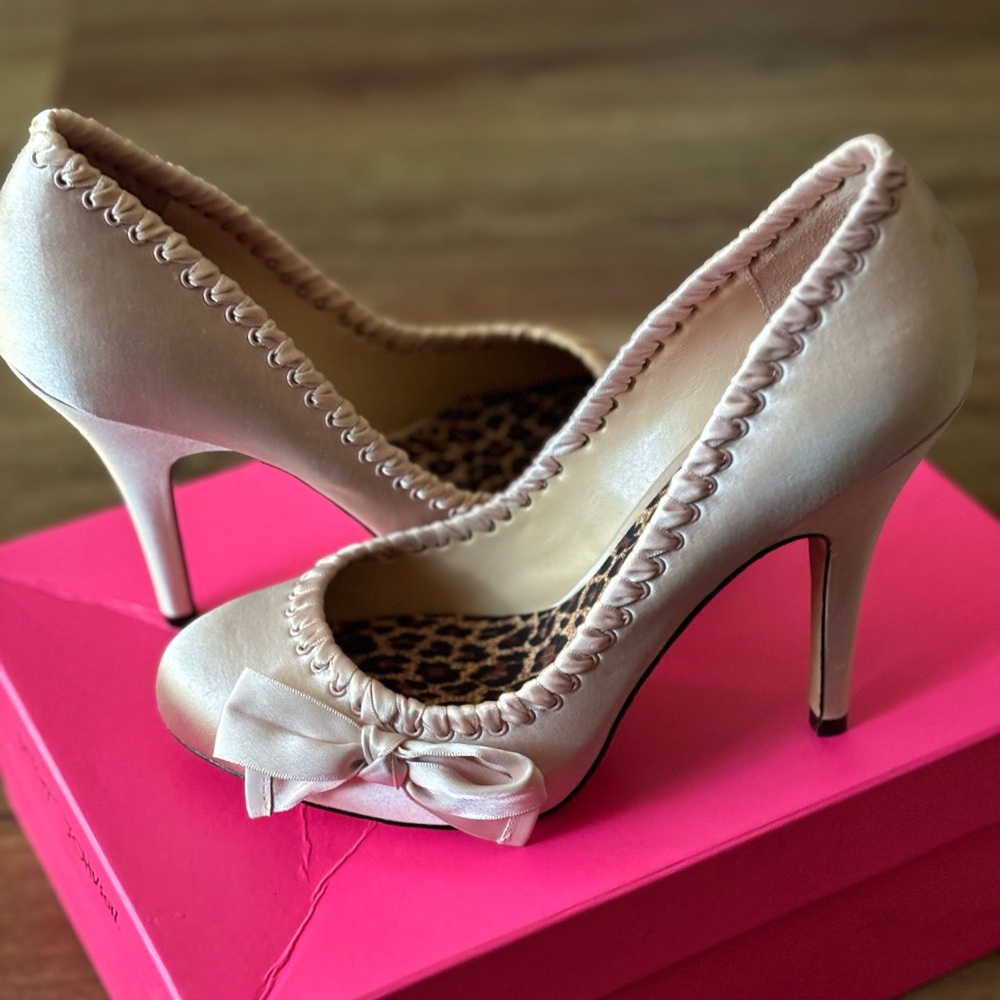 Betsey Johnson - Nelson Satin Pumps - 6.5M